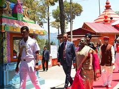 
      
      President Droupadi Murmu offers prayers at Taradevi Temple
      
      