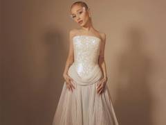 
      
      Ariana Grande recalls 