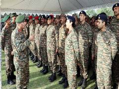 
      
      J-K: Gen Manoj Pande visits new Command Hospital in Udhampur 
      
      