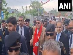 
      
      J-K: Farooq Abdullah holds road show in Pulwama
      
      