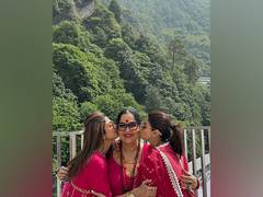 
      
      Shilpa celebrates Mother’s Day with her mother in Vaishno Devi
      
      