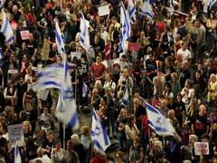 
      
      Protestors demand release of Gaza hostages 
      
      