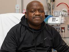 
      
      US: First person to receive pig kidney dies months after
      
      