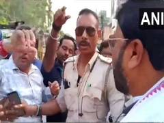 
      
      LS polls in W Bengal: TMC, BJP workers clash in Durgapur
      
      