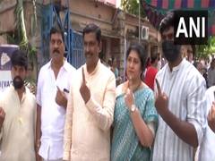 
      
      Telangana: BJP' Muralidhar Rao, family cast vote in Hyderabad
      
      