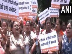 
      
      BJP stages protest outside Arvind Kejriwal's residence
      
      