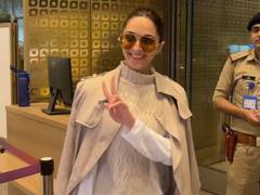 
      
      Kiara Advani leaves for Cannes in style 
      
      