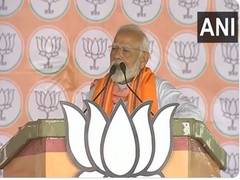 
      
      PM accuses SP and Congress of 