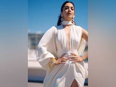 
      
      Kiara Advani exudes diva vibes in her first look from Cannes
      
      