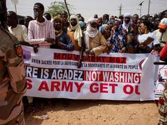 
      
      US reaches agreement with Niger to withdraw military forces
      
      