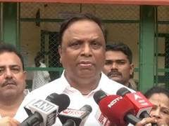 
      
      2024 Lok Sabha polls: BJP's Ashish Shelar votes in Mumbai
      
      