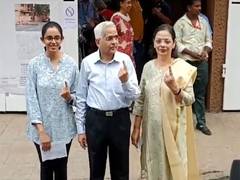 
      
      RBI Governor Shaktikanta Das casts vote in Mumbai
      
      
