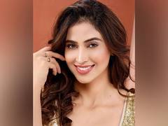 
      
      Samaira Sandhu urges Chandigarh citizens to vote
      
      