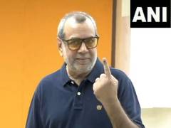 
      
      Paresh Rawal casts vote in Mumbai
      
      