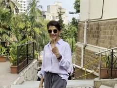 
      
      Actor Anita Raj urges Maharashtra voters to vote
      
      