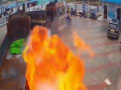 
      
      Telengana: Lorry catches fire at petrol pump; no casualties 
      
      