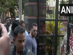 
      
      Salman arrives in style to cast vote in Mumbai
      
      