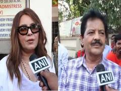 
      
      Udit Narayan, Mahima Chaudhary exercise their right to vote
      
      