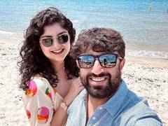 
      
      Anshula Kapoor enjoys vacation with her boyfriend Rohan Thakkar
      
      