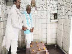
      
      Manohar Lal Khattar seeks blessings at Baba Lakkar Nath temple
      
      