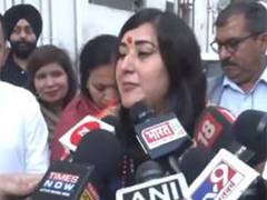 
      
      BJP candidate Bansuri Swaraj casts her vote
      
      