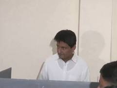 
      
      Congress' Deepender Singh Hooda casts his vote in Rohtak
      
      