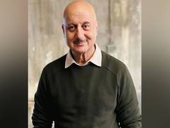 
      
      Anupam Kher celebrates 40 years in cinema
      
      