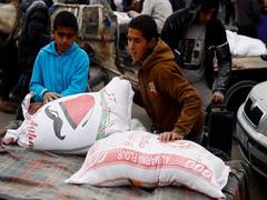 
      
      Italy to resume UNRWA funding
      
      
