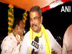 
      
      BJP's Dharmendra Pradhan conducts roadshow in Baripada
      
      