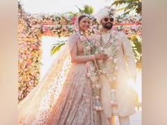 
      
      Jackky Bhagnani celebrates 25 years of ‘Biwi No.1’
      
      