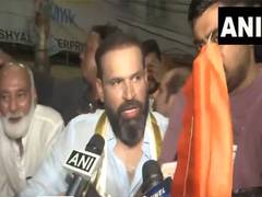 
      
      TMC leader Yusuf Pathan holds roadshow in Kolkata
      
      