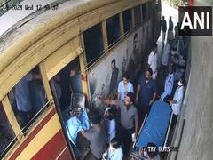 
      
      Kerala: Woman delivers baby on KSRTC bus in Thrissur
      
      