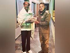 
      
      Uttarakhand Police felicitates Rajinikanth on superstar's Badrina
      
      