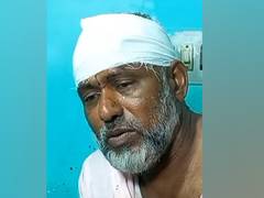 
      
      TMC and BJP workers clash in Bengal's Meraganj, several injured
      
      