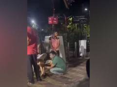 
      
      Pune: Man gives leg massage to cop, police clarifies
      
      