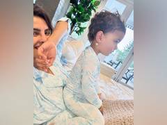 
      
      Priyanka Chopra, daughter Malti twin in comfy pyjamas
      
      