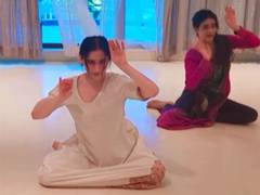 
      
      Sanjeeda Sheikh leaves fans in awe with BTS clip from Heeramandi
      
      