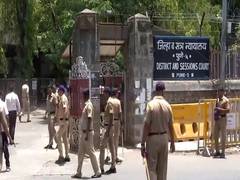
      
      Pune crash: Teen's parents sent to police custody till June 10
      
      