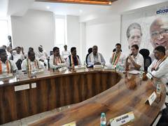 
      
      Rahul Gandhi holds meeting  with party workers in Bengaluru
      
      