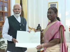 
      
      PM Modi meets President Murmu, stakes claim to form government
      
      