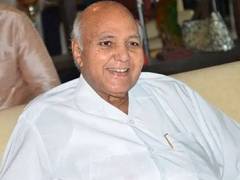 
      
      Chiranjeevi, NTR Jr mourn the demise of media mogul Ramoji Rao
      
      