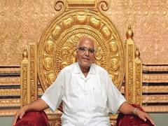 
      
      Chiranjeevi, Nagarjuna pay last respects to Ramoji Rao
      
      