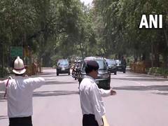 
      
      Roads to avoid on oath taking day; Delhi Police issues advisory
      
      