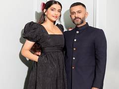 
      
      Sonam Kapoor gets special gift from Anand Ahuja
      
      