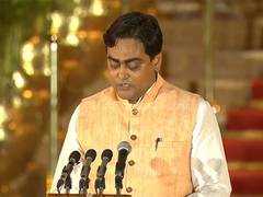 
      
      Bengal: Sukanta, Shantanu take oath in Modi 3.0 govt
      
      