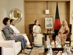 
      
      Sonia Gandhi, Rahul, and Priyanka meet Bangladesh PM Hasina
      
      