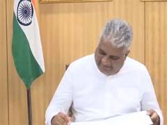 
      
      Bhupender Yadav takes charge as Minister of Environment
      
      