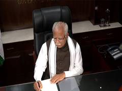 
      
      Manohar Lal Khattar takes charge as Power Minister 
      
      