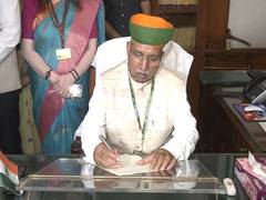 
      
      Arjun Ram Meghwal takes charge as MoS in Law Ministry
      
      