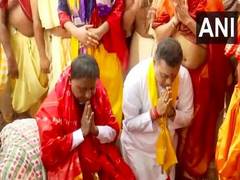 
      
      Odisha CM along with other ministers visit Puri Jagannath temple
      
      